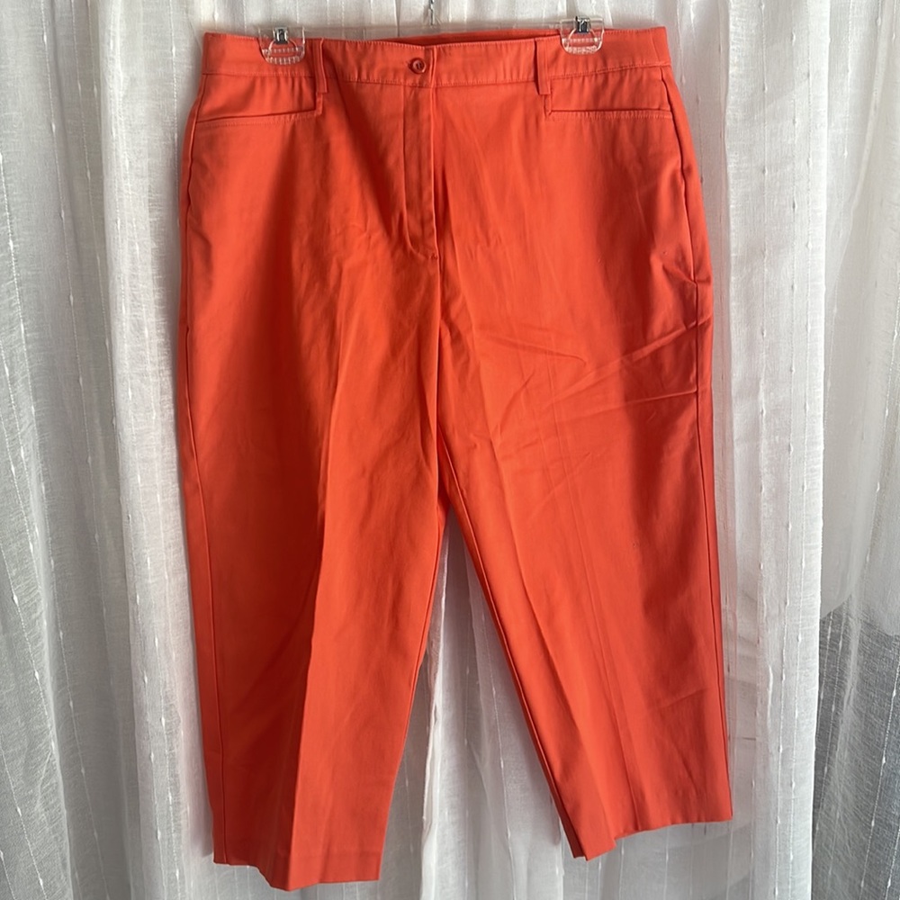 18W Bay Studio Capris